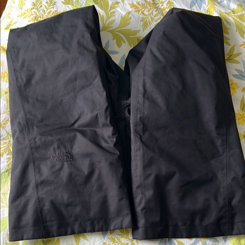 The North Face, insulated ski pants, great condition, black, women’s medium